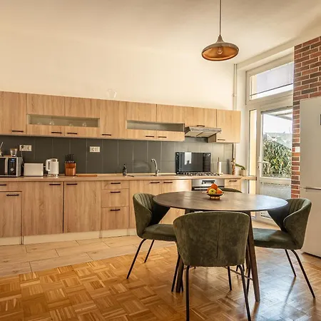 Spacious Flat With Courtyard * קושיצה