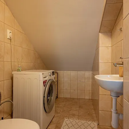Spacious Flat With Courtyard קושיצה