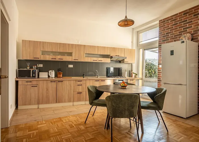 Spacious Flat With Courtyard * Košice