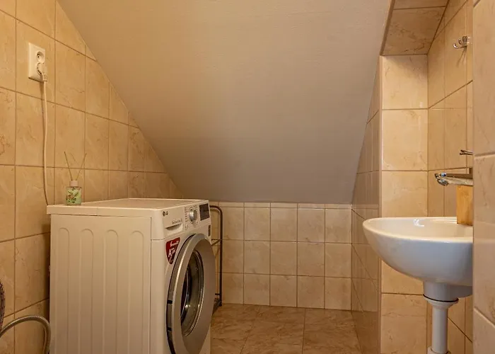 Spacious Flat With Courtyard Košice